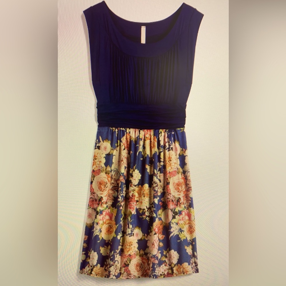 🌸 GILLI Faux Suede Knit Floral Dress 🌸